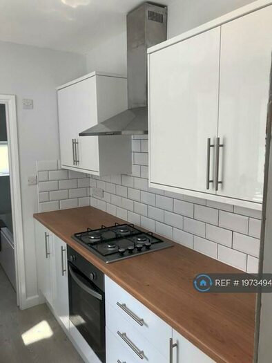 3 Bedroom Terraced House To Rent In Talbot Road, Southsea, PO4