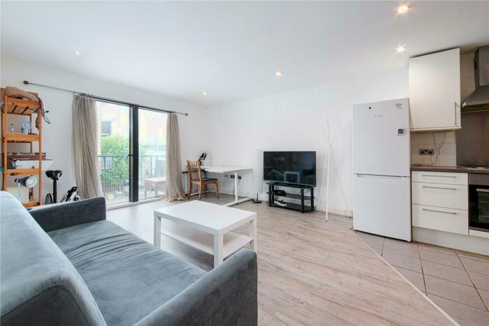 1 Bedroom Flat To Rent In Clayton Crescent, Islington, London, N1