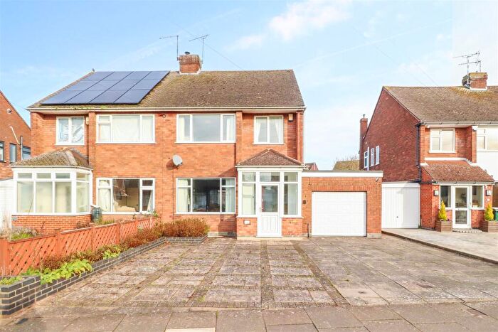 3 Bedroom Semi Detached House For Sale In Babbacombe Road, Styvechale, Coventry, CV3