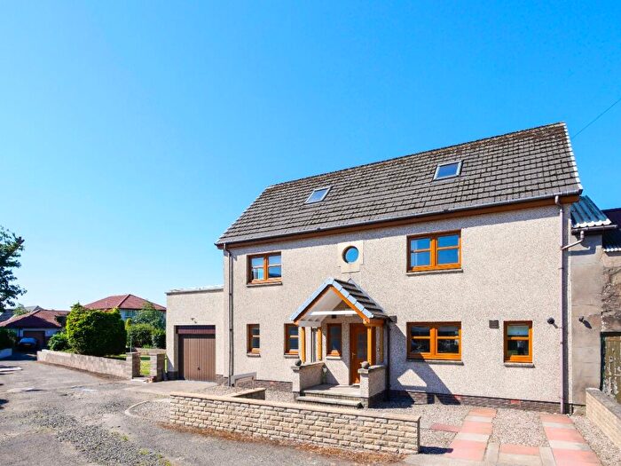 3 Bedroom Detached House To Rent In Mains Of Balgay, West End, Dundee, DD2