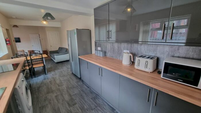 7 Bedroom Terraced House To Rent In Crofton Street, M14