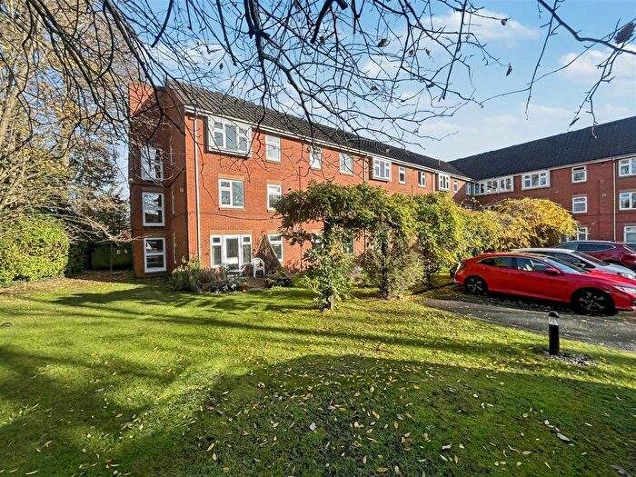 2 Bedroom Property For Sale In Oakfield, Sale, M33