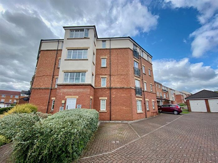 2 Bedroom Flat To Rent In Ovett Gardens, St James Village, Gateshead, NE8