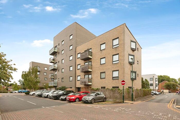 2 Bedroom Flat For Sale In Baywillow Avenue, Carshalton, SM5