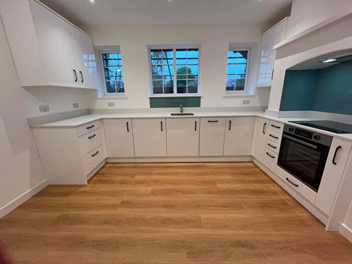 3 Bedroom Flat To Rent In Woodcote Road, Leamington Spa, CV32