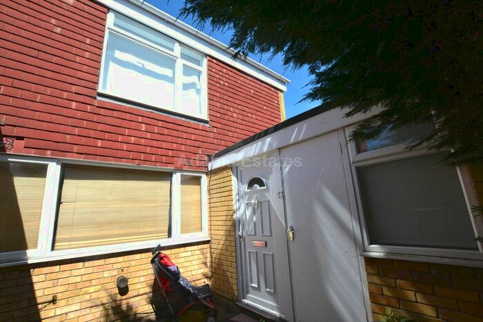 2 Bedroom Semi-Detached House To Rent In Langdale Gardens, Reading RG6