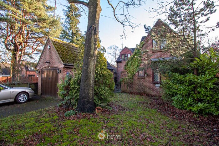 5 Bedroom Detached House For Sale In Hatchell Drive, Bessacarr, Doncaster, DN4