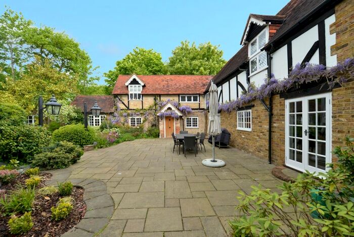 4 Bedroom Semi-Detached House To Rent In Green Lane Close, Chertsey, KT16