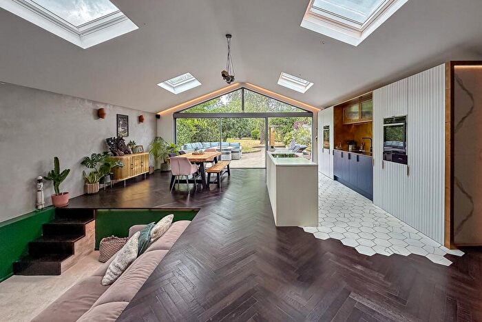 4 Bedroom Detached House For Sale In Flitwick Road, Maulden, Bedfordshire, MK45