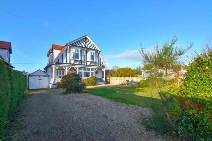 4 Bedroom Detached House For Sale In Drummond Road, Skegness, PE25