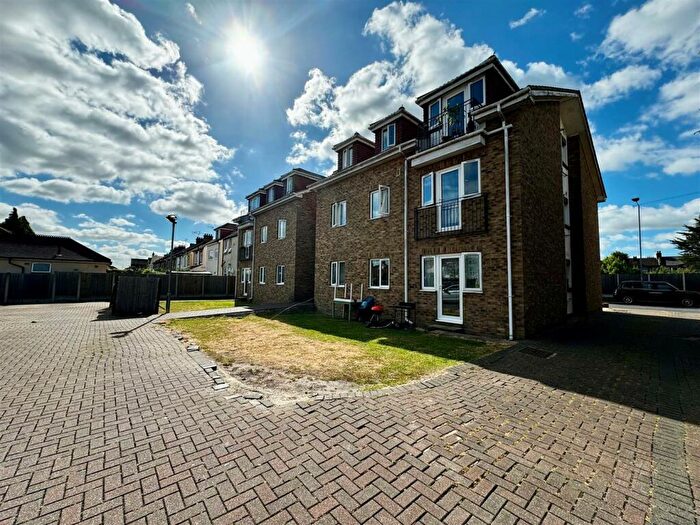 2 Bedroom Apartment To Rent In South Avenue, Southend-On-Sea, SS2