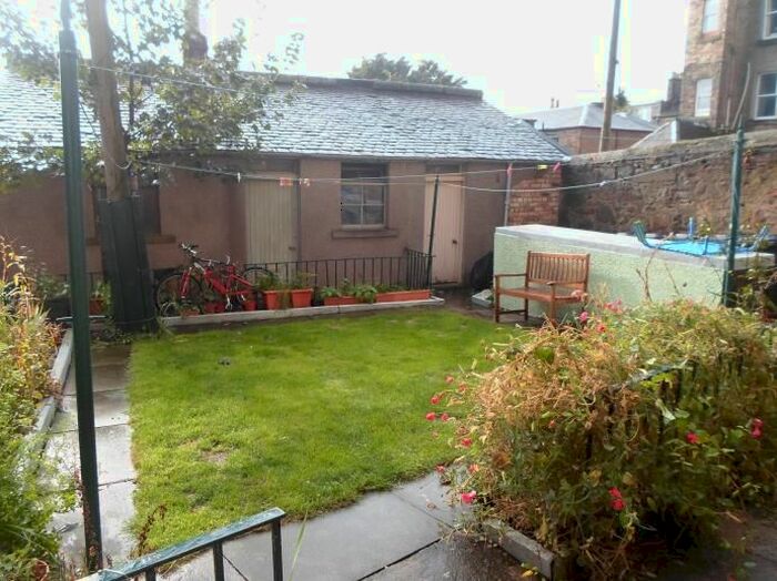 2 Bedroom Flat To Rent In Arbroath Road, Dundee, DD4