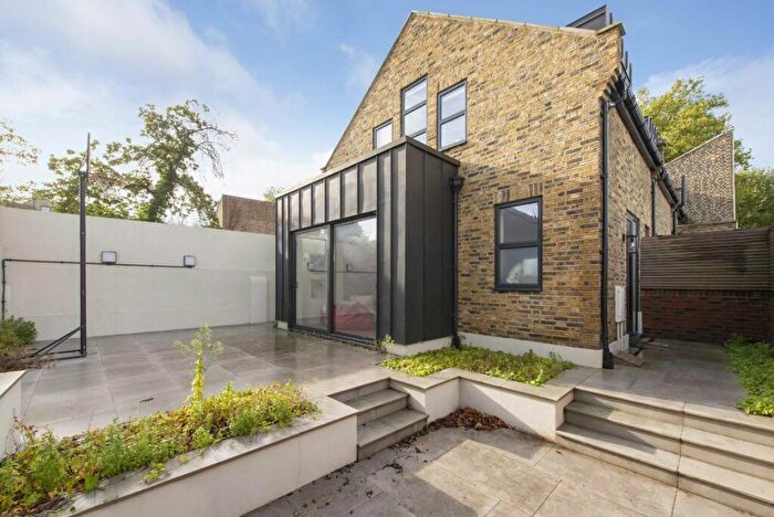 1 Bedroom Terraced House To Rent In Bakers Lane, Highgate, N6