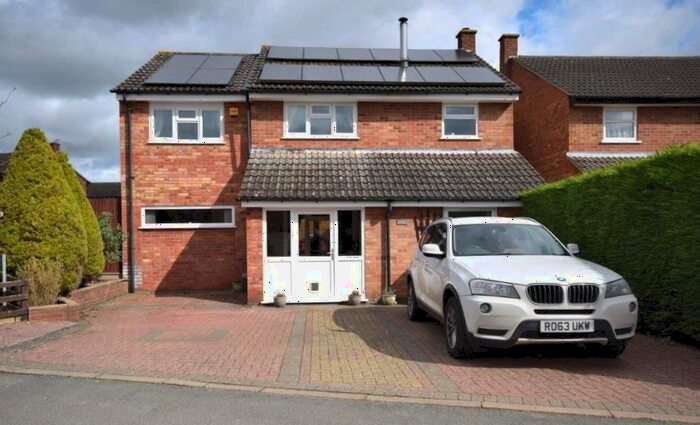 4 Bedroom Detached House For Sale In Hastings Close, Tasburgh, Norwich, NR15