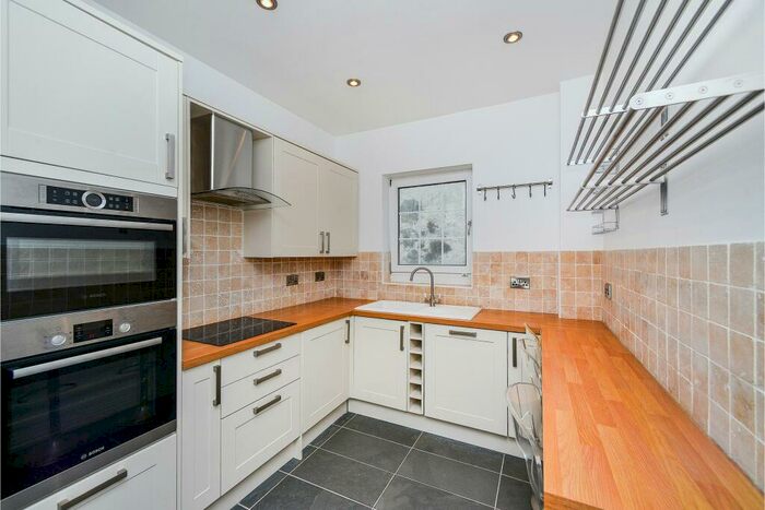 2 Bedroom Apartment To Rent In Starboard Court, BN2