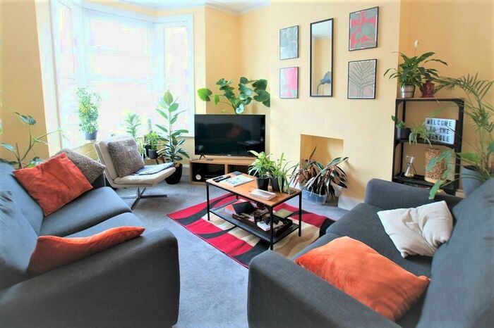 4 Bedroom Terraced House To Rent In Hydethorpe Road, London, SW12