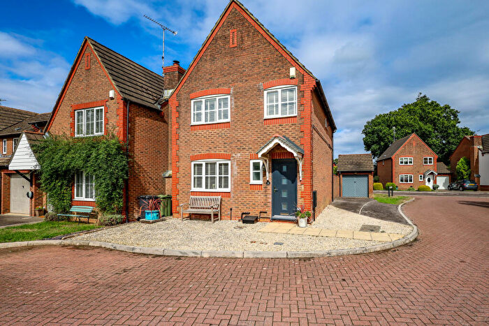 4 Bedroom Detached House For Sale In Nursery Field, Liss, Hampshire, GU33