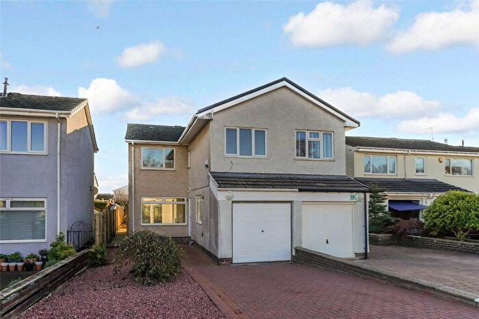 4 Bedroom Semi Detached House For Sale In Limetree Walk, Milton Of Campsie, Glasgow, East Dunbartonshire, G66