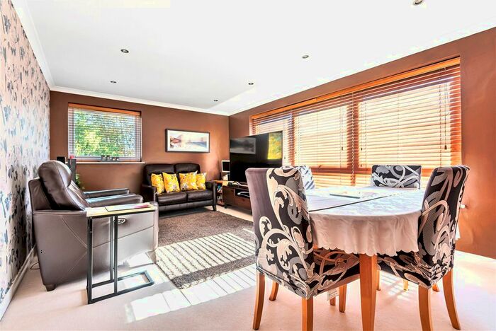 2 Bedroom Flat To Rent In Nevilles Court, The Ridgeway, Enfield, -, EN2