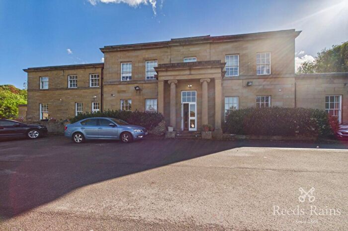 2 Bedroom Apartment To Rent In Armitage Bridge, Huddersfield, West Yorkshire, HD4