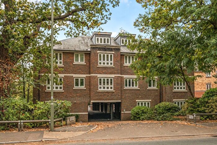 2 Bedroom Flat For Sale In Consero Court, Brooklands Road, Weybridge, KT13