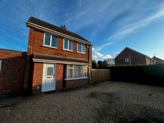 3 Bedroom Link Detached House To Rent In Roman Bank, Spalding, PE11