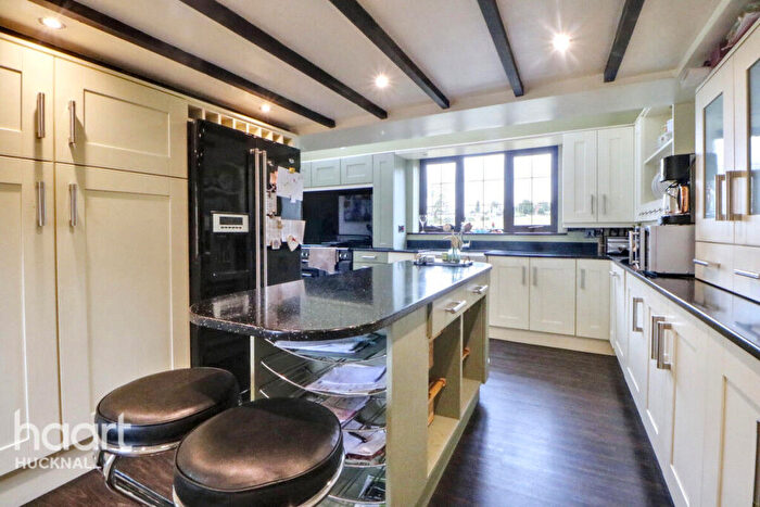 3 Bedroom Cottage For Sale In Mansfield Road, Nottingham, NG16