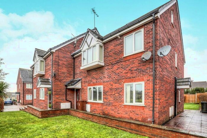 2 Bedroom Apartment To Rent In Green Lane, Hadfield, Glossop, Derbyshire, SK13