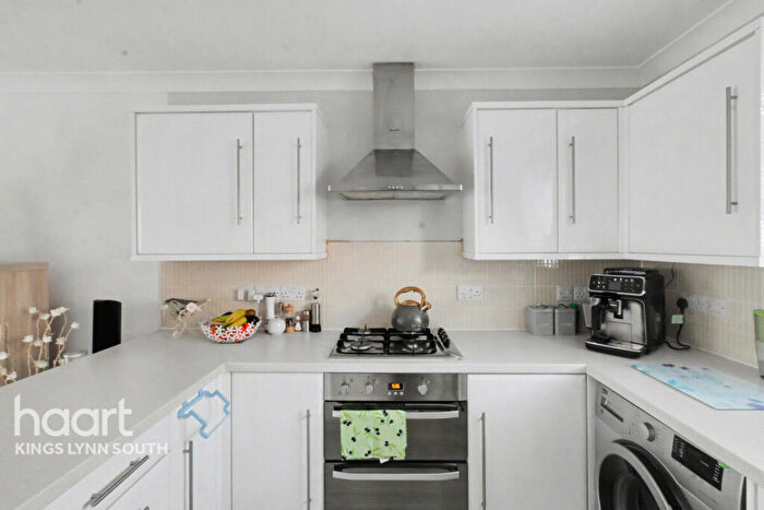 2 Bedroom Link Detached House For Sale In Sandpiper Way, King's Lynn, PE30