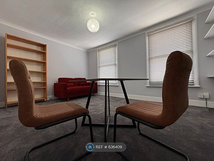 1 Bedroom Flat To Rent In Brackenbury Road, London, W6