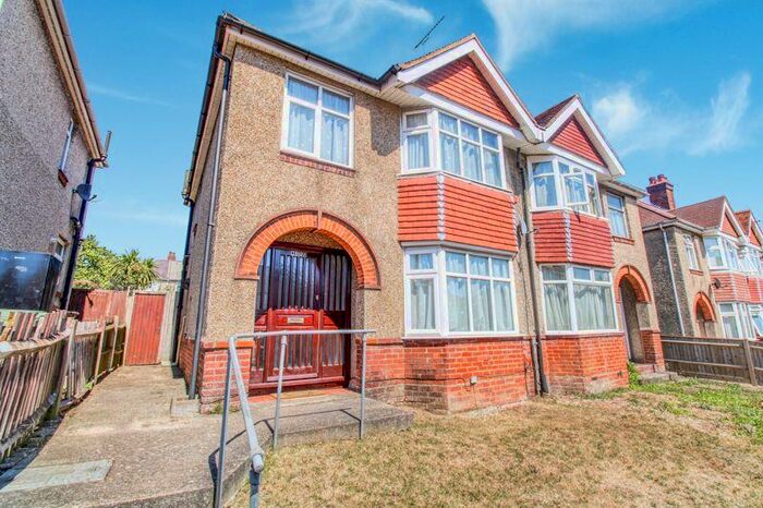 3 Bedroom Flat To Rent In Burgess Road, Southampton, SO16
