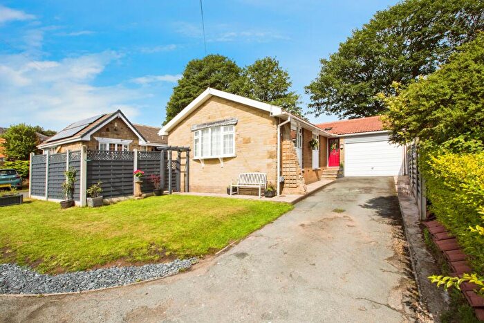 3 Bedroom Detached Bungalow For Sale In Ling Royd Avenue, Halifax, HX2