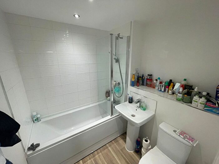 1 Bedroom Flat To Rent In Cadbury House, St. Lukes Road, Birmingham, West Midlands, B5