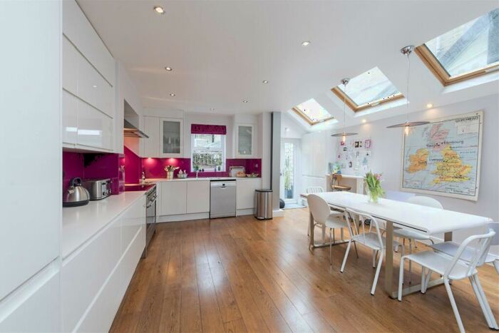 5 Bedroom Property To Rent In Tregarvon Road, SW11