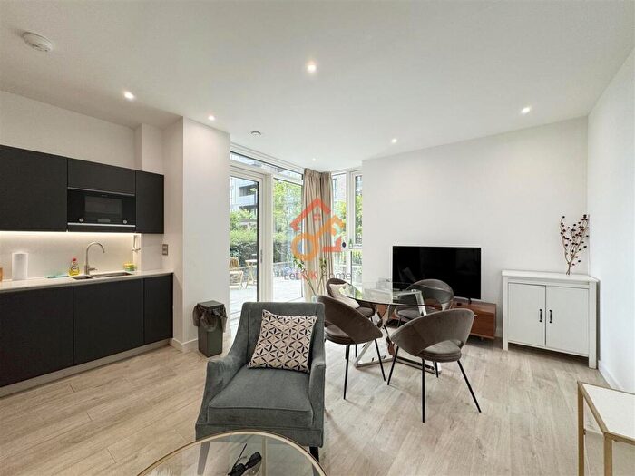 1 Bedroom Flat To Rent In Hartingtons Court, Coster Avenue, London, N4