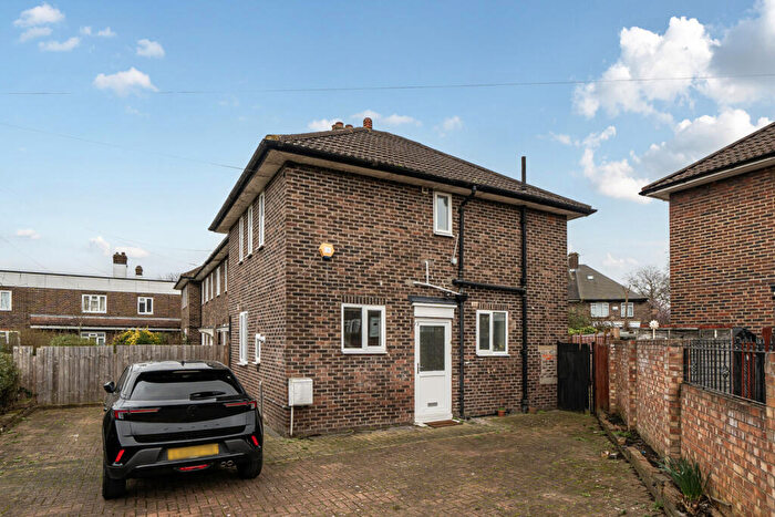3 Bedroom End Of Terrace House For Sale In Brookehowse Road, London, SE6
