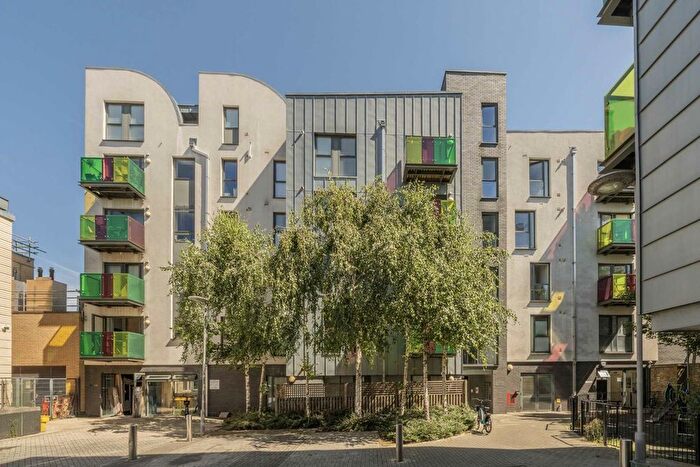 1 Bedroom Flat For Sale In Bicycle Mews, London, SW4