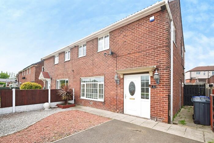 3 Bedroom Semi-Detached House For Sale In Farm Road, Barnsley, S70