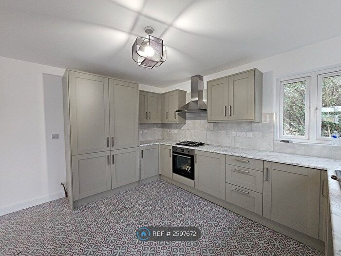 3 Bedroom Bungalow To Rent In Bower Way, Slough, SL1