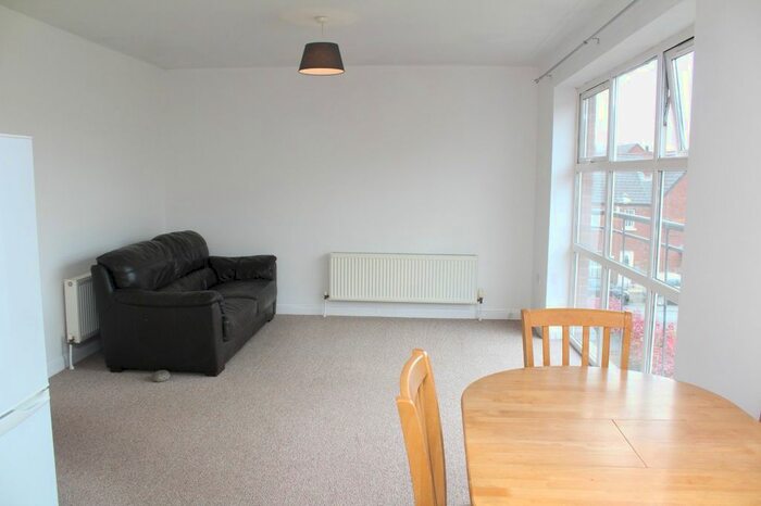 2 Bedroom Flat To Rent In Lewis Mews, Belfast, BT4