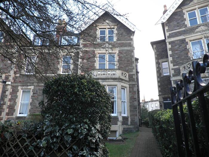 2 Bedroom Flat To Rent In Eaton Crescent, Bristol, BS8