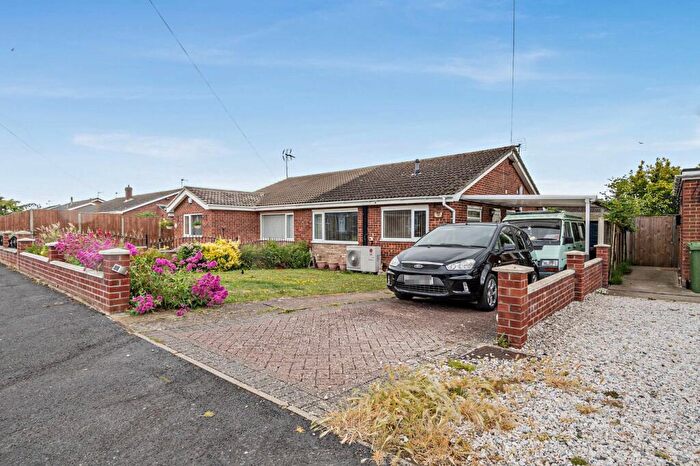 3 Bedroom Bungalow For Sale In Thurne Way, Ormesby, Great Yarmouth, NR29