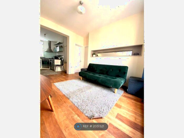 2 Bedroom Flat To Rent In Mark Street, London, EC2A