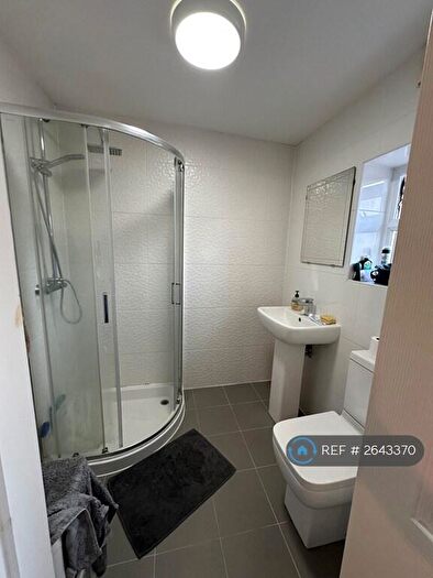 1 Bedroom Flat To Rent In Meanwood Road, Leeds, LS7