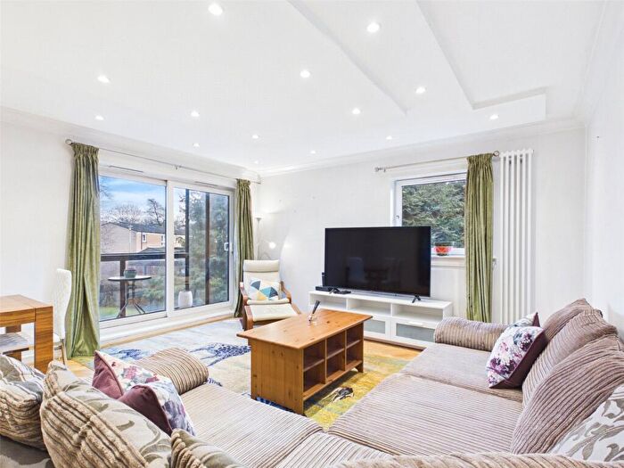 3 Bedroom Apartment To Rent In Cramond Vale, Cramond, Edinburgh, EH4