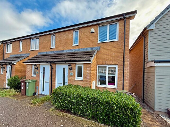 2 Bedroom End Terrace House For Sale In Bluebell Street, Plymouth, PL6