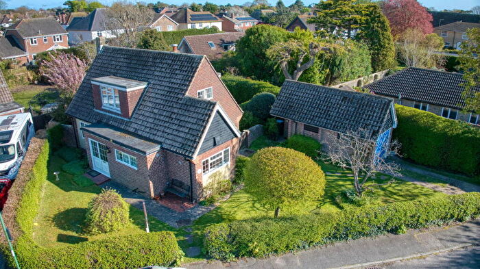 3 Bedroom Detached House For Sale In Herne Gardens, Rustington, Littlehampton, BN16