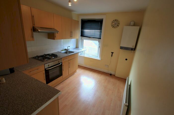 2 Bedroom Flat To Rent In Dagnall Park, Selhurst, SE25