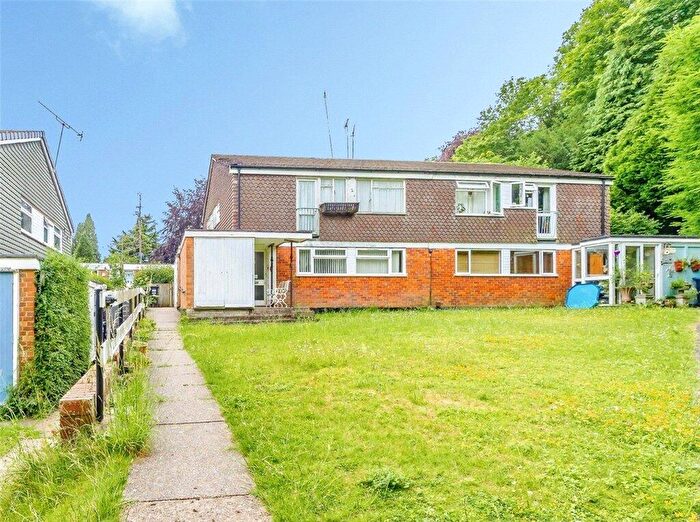2 Bedroom Maisonette For Sale In Colliers, Caterham, Surrey, CR3