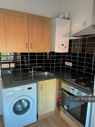 Studio To Rent In Denmark Hill, London, SE5